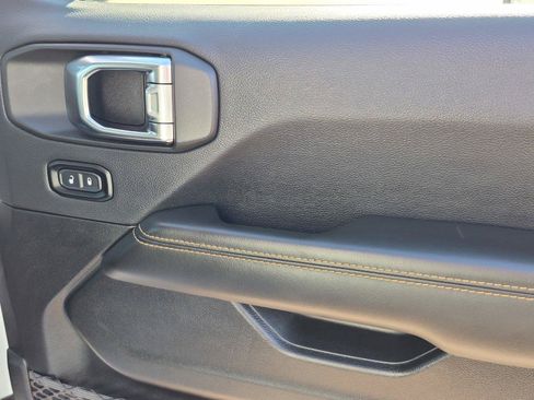 Certified 2025 Jeep Wrangler Unlimited Sahara AWD/4WD image 11