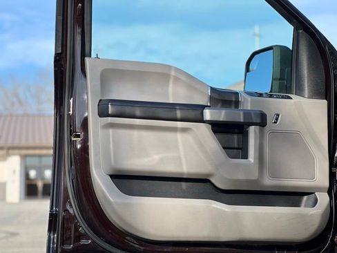 Used 2018 Ford F150 XLT image 10