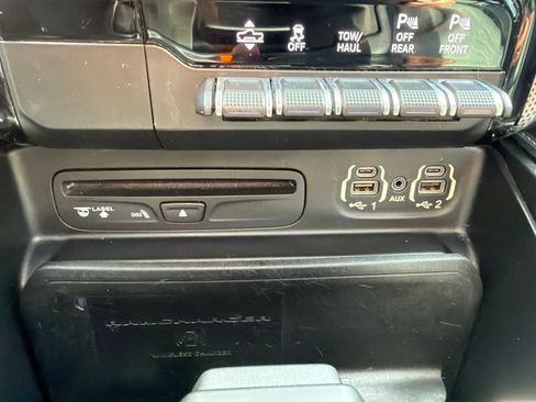 Used 2019 RAM 1500 Limited AWD/4WD image 34