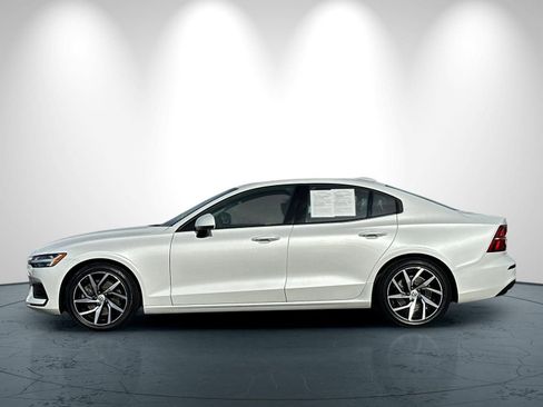 Used 2020 Volvo S60 T5 Momentum w/ Premium Package image 7