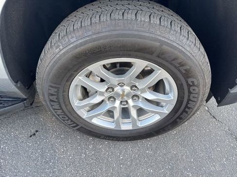 Used 2024 Chevrolet Tahoe LT AWD/4WD image 30
