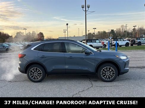 New 2026 Ford Escape SE image 28