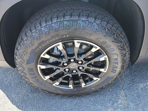 New 2026 Chevrolet Traverse Z71 w/ LPO, Floor Liner Package AWD/4WD image 35