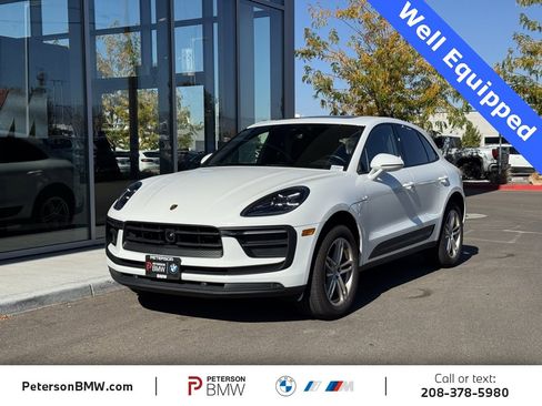 Used 2024 Porsche Macan image 1