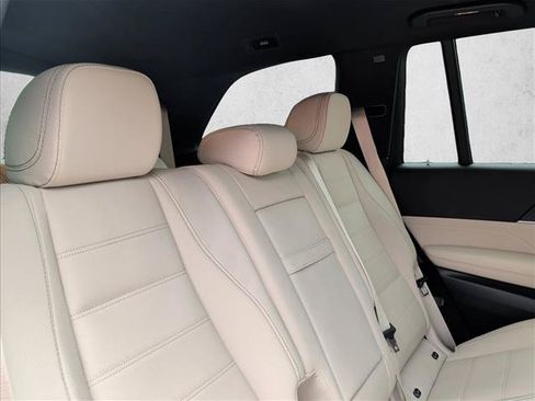 Used 2024 Mercedes-Benz GLS 450 4MATIC image 26