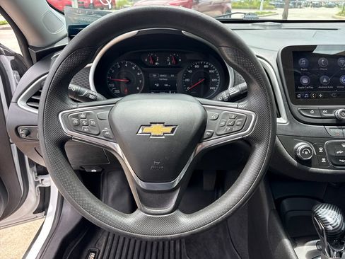 Used 2023 Chevrolet Malibu LS FWD image 17
