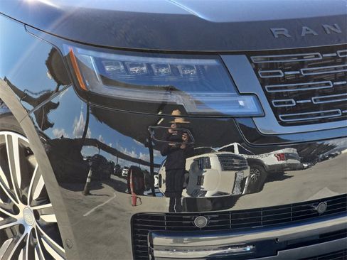 Certified 2024 Land Rover Range Rover Long Wheelbase Autobiography image 33