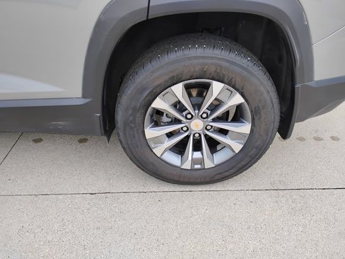 Used 2026 Chevrolet Equinox LT w/ Convenience Package II FWD image 32