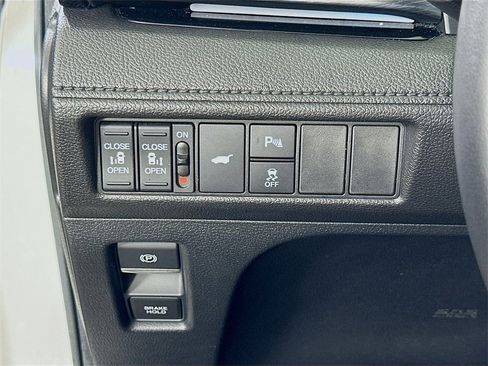 Used 2025 Honda Odyssey Elite image 23
