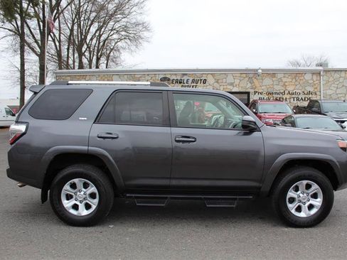 Used 2020 Toyota 4Runner SR5 image 9