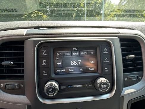 Used 2017 RAM 1500 Express AWD/4WD image 22