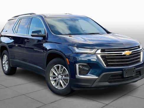 Used 2023 Chevrolet Traverse LT FWD image 2