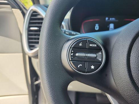 Used 2024 Kia Soul LX image 11