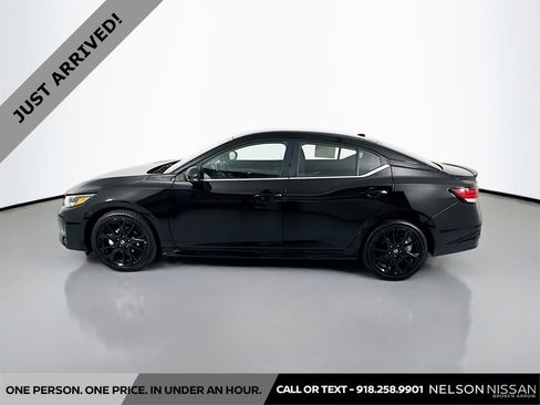 Certified 2025 Nissan Sentra SR w/ Midnight Edition image 8