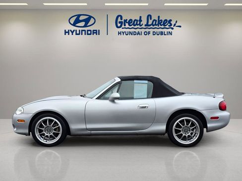 Used 2005 MAZDA MX-5 Miata LS image 2