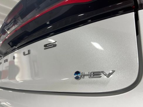 New 2026 Toyota Prius LE FWD image 7