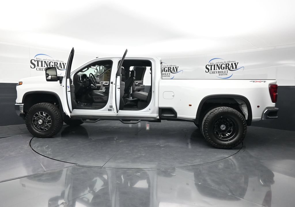 Used 2025 Chevrolet Silverado 3500 LTZ w/ LTZ Plus Package AWD/4WD image 40