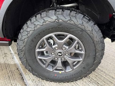 New 2025 Ford Bronco Badlands image 11