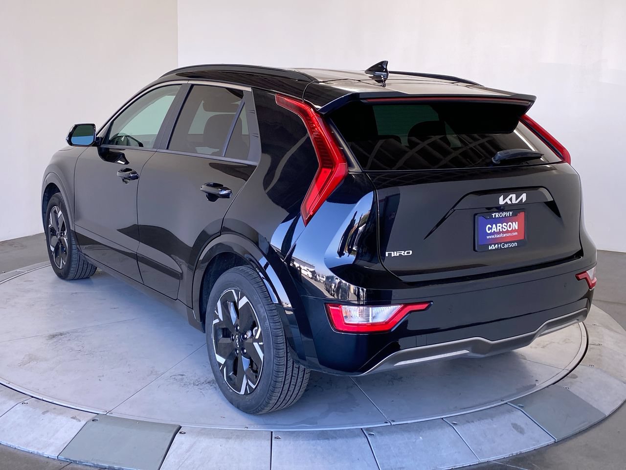 Certified 2024 Kia Niro Wind FWD image 3