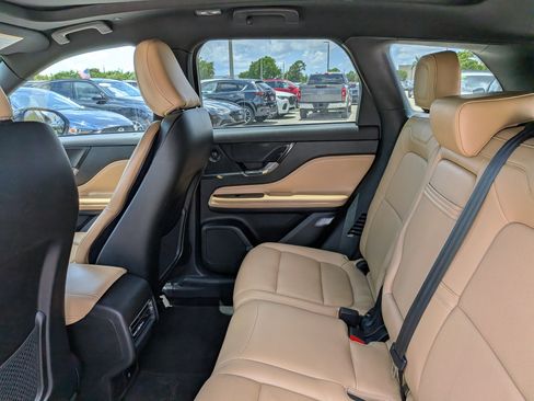 Used 2021 Lincoln Corsair Reserve FWD image 15