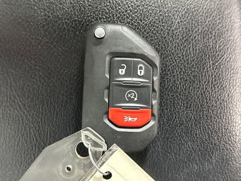 Used 2023 Jeep Wrangler Unlimited w/ Cold Weather Group AWD/4WD image 31
