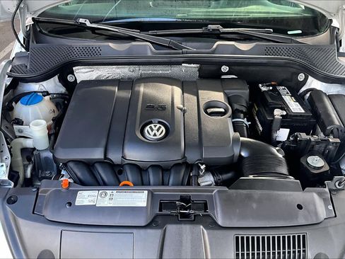 Used 2012 Volkswagen Beetle 2.5 FWD image 27