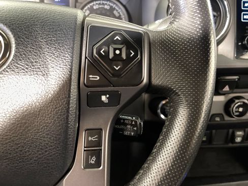 Used 2018 Toyota Tacoma TRD Sport RWD image 37