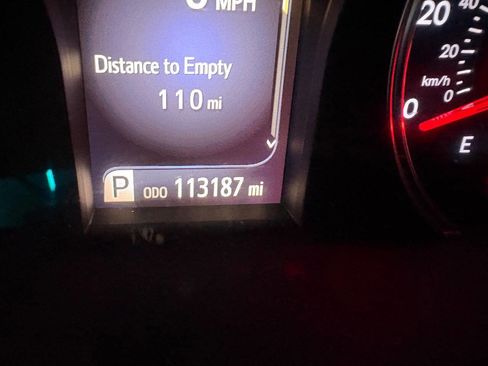 Used 2016 Toyota Camry SE image 17