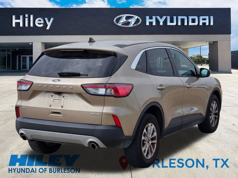 Used 2021 Ford Escape SE w/ Convenience Package AWD/4WD image 4