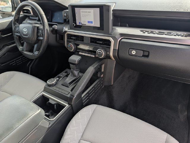 Used 2025 Toyota Tacoma SR5 AWD/4WD image 33