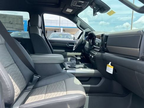 New 2026 Chevrolet Silverado 1500 ZR2 w/ Dark Appearance Package AWD/4WD image 32