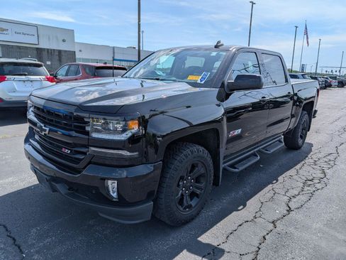 Used 2017 Chevrolet Silverado 1500 LTZ Z71 w/ LTZ Plus Package AWD/4WD image 4