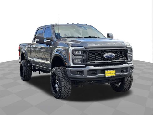 Used 2023 Ford F250 Lariat w/ Lariat Ultimate Package image 3