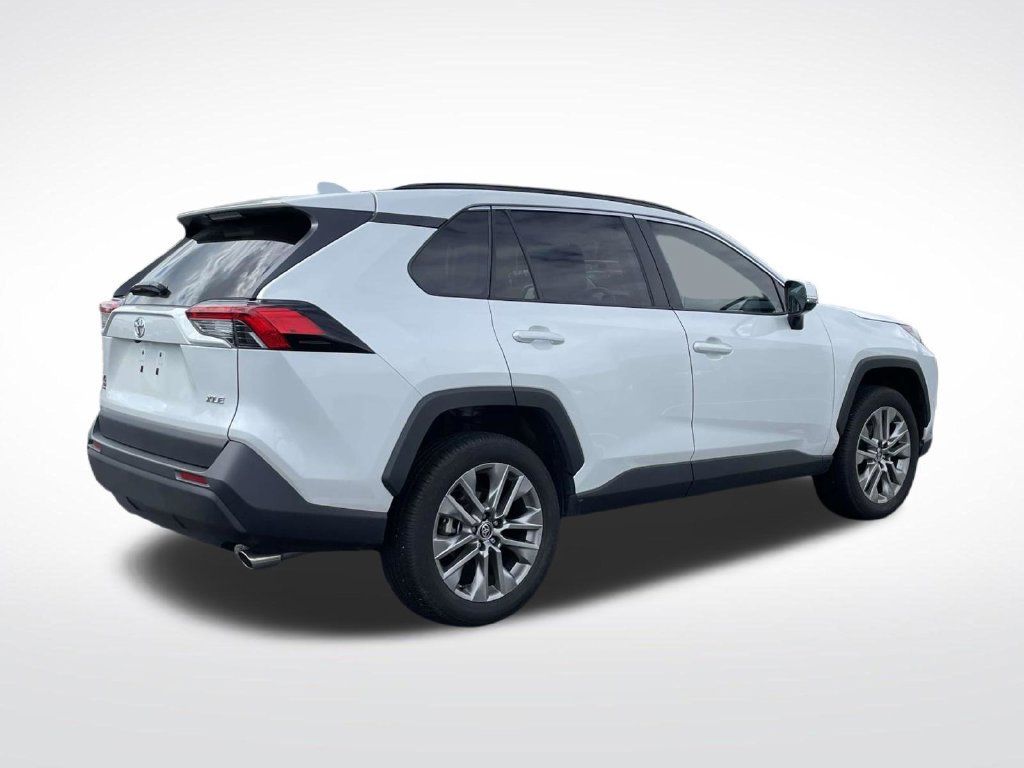 Used 2025 Toyota RAV4 XLE Premium FWD image 7