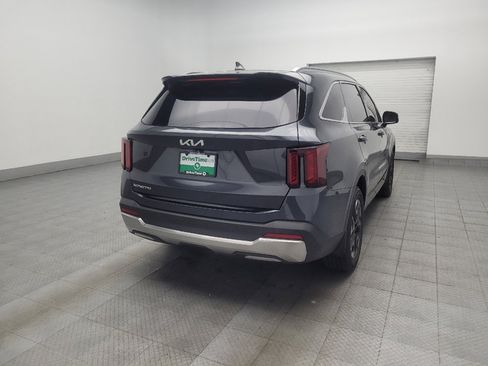 Used 2024 Kia Sorento S w/ Panoramic Sunroof Package image 9