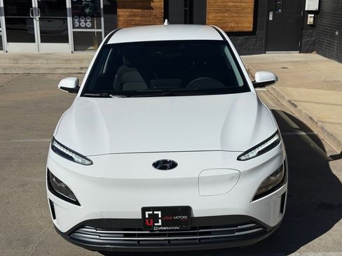 Used 2023 Hyundai Kona SE image 8