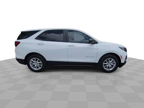 Used 2024 Chevrolet Equinox LS w/ LS Convenience Package FWD image 9