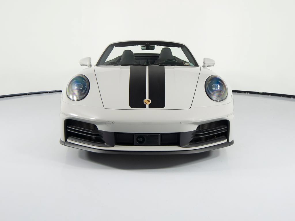 Certified 2025 Porsche 911 Carrera RWD image 13
