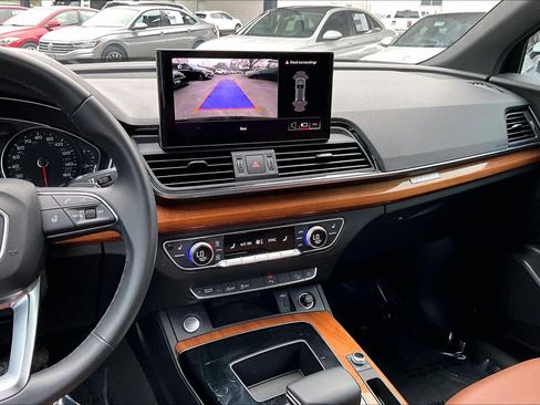 Used 2021 Audi Q5 Premium w/ Convenience Package image 6