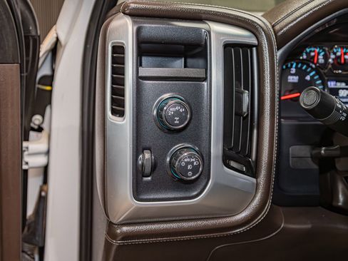 Used 2017 GMC Sierra 1500 SLT w/ Texas SLT Premium Package AWD/4WD image 17