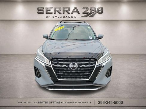 Used 2024 Nissan Kicks SV w/ Interior Electronics Package FWD image 2