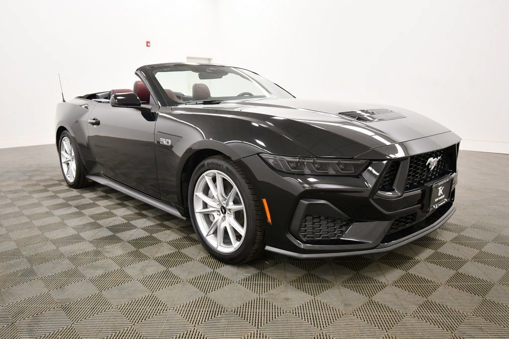 Used 2025 Ford Mustang GT Premium RWD image 10