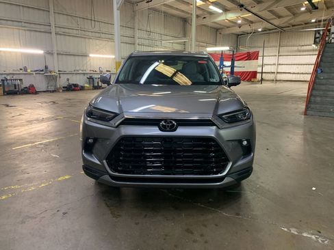 New 2026 Toyota Grand Highlander AWD image 8