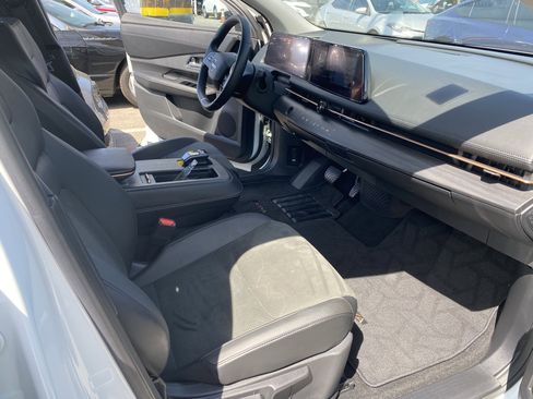 Used 2023 Nissan Ariya FWD image 17