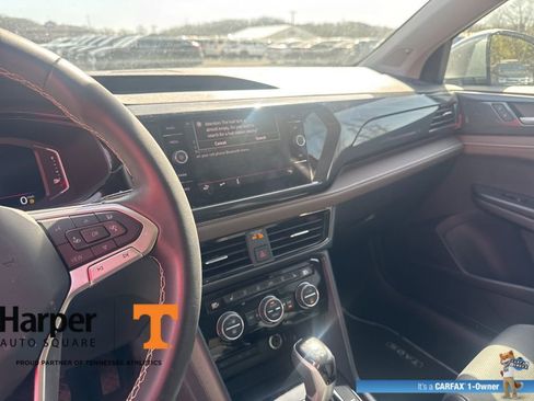 Used 2023 Volkswagen Taos SEL image 16