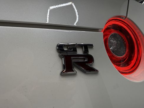 Used 2020 Nissan GT-R Premium AWD/4WD image 35