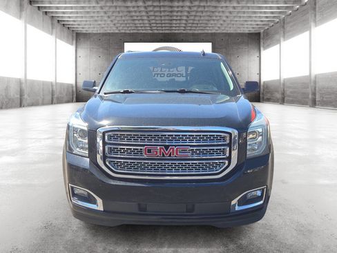 Used 2020 GMC Yukon SLT image 2