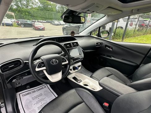 Used 2016 Toyota Prius Four w/ Advanced Technology Package FWD image 18
