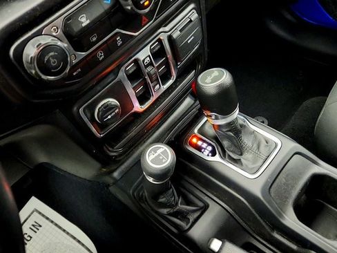 Used 2022 Jeep Wrangler Unlimited Sport AWD/4WD image 16