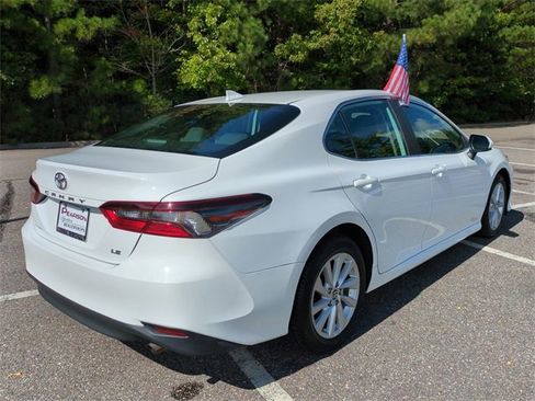 Used 2023 Toyota Camry LE image 4